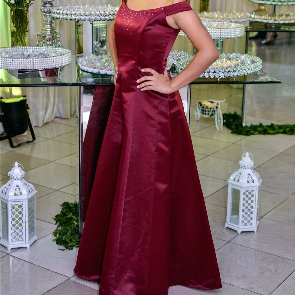Red prom dress
